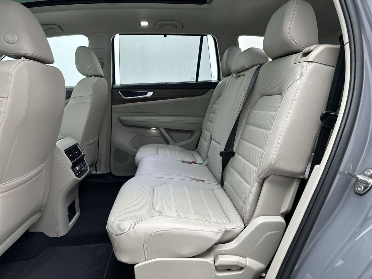 Volkswagen Teramont COMFORTLINE (Facelift 2) 2.0L | GCC Specs | 7-Seater Premium Family SUV | Spacious Interior | Modern Exterior