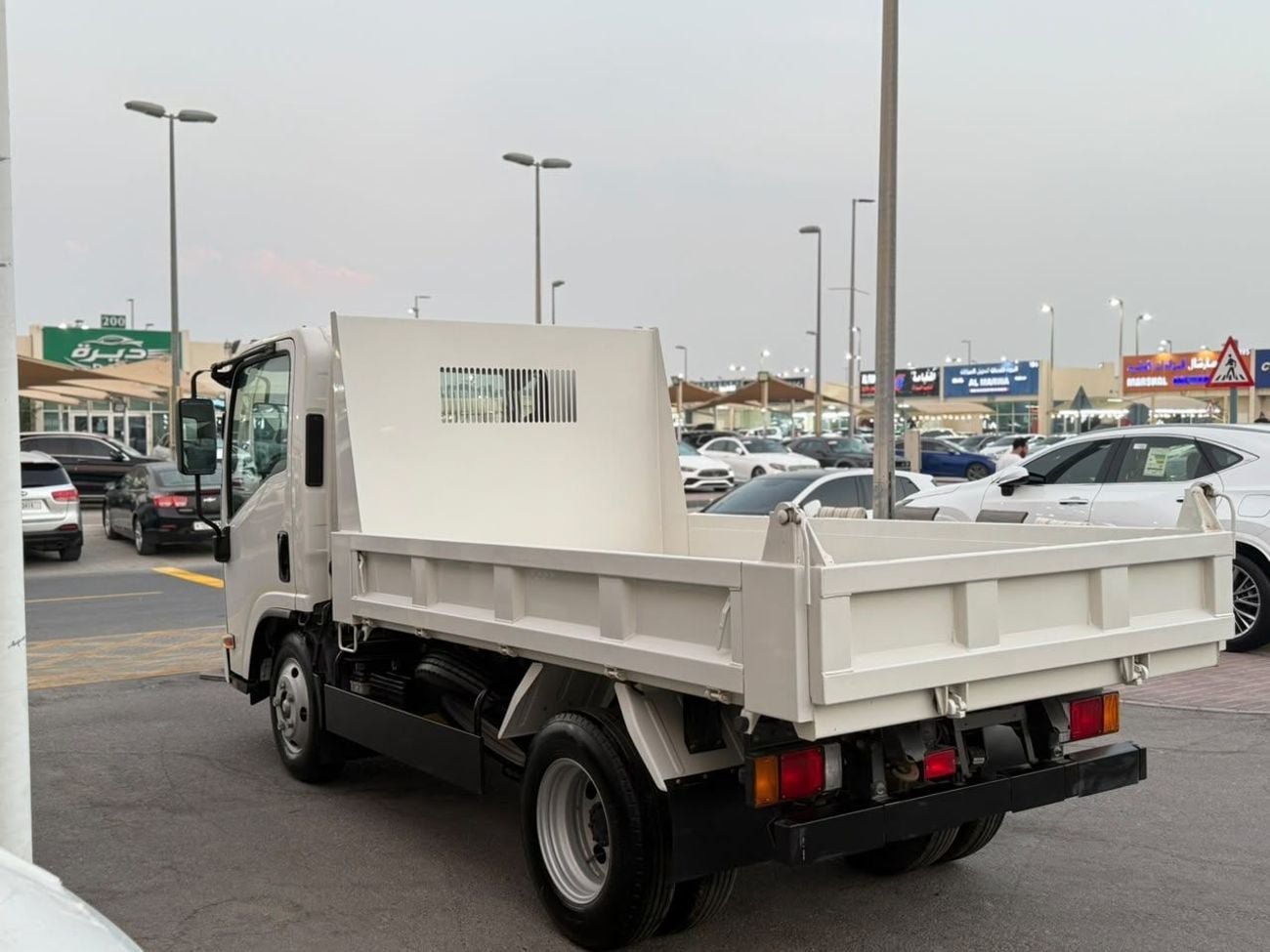 Isuzu NMR