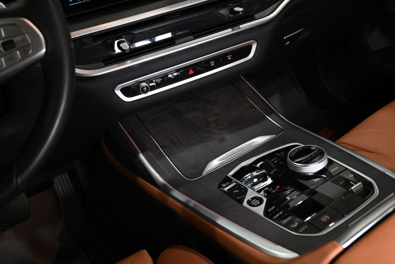 BMW X7 XDRIVE40I DESIGN PURE EXCELLENCE 2025 BMW X7 xDrive40i, Service History, 1 Year Warranty, Excellent Condition