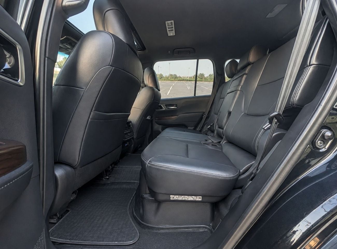 Toyota Land Cruiser VXR 2022MODEL 3.3L twin turbo v6 Diesel engine Colour Black Transmission Automatic Interior Black push s
