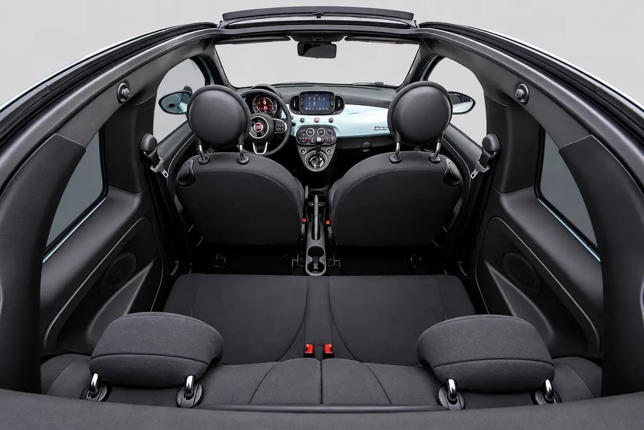 فيات 500 Lounge Convertible - Model - GCC Specs - Under warranty and service - No accidents