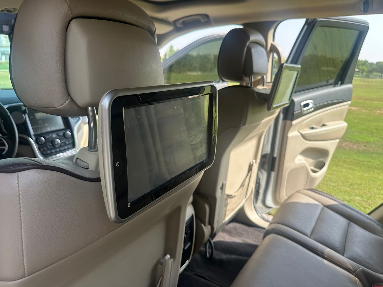 Jeep Grand Cherokee L 3.7 L