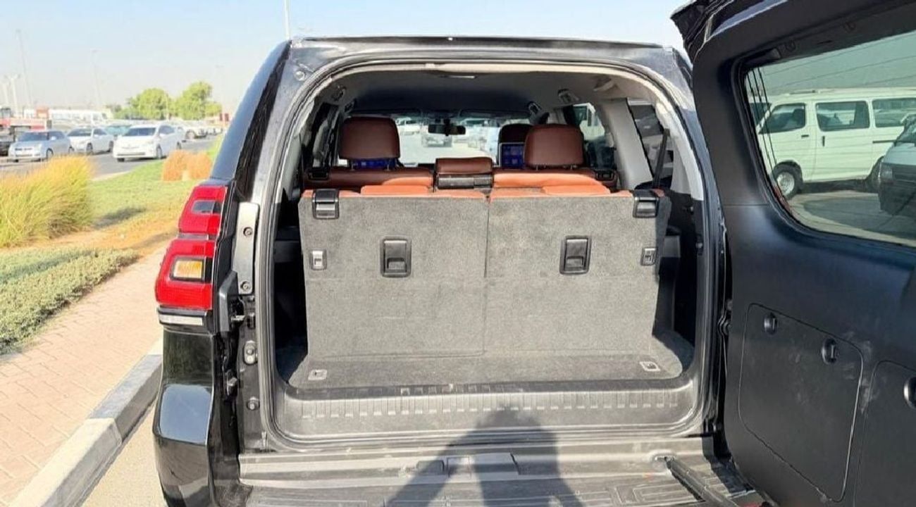 Toyota Prado VXR 2019Model 2.8 diesel Engine Colour Black Transmission Automatic Interior Brown leathers seats 7seats