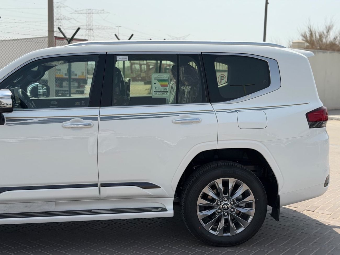 Toyota Land Cruiser VXR Toyota LC300 VXR 3.5 hybrid 2026 full option GCC