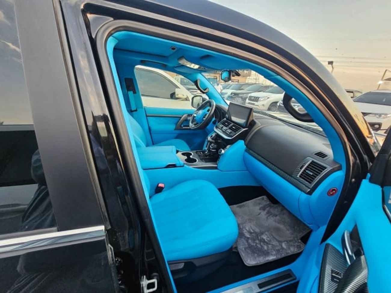 Toyota Land Cruiser VXR Modified to 2024 5.7L V8 Petrol Engine Automatic Gear 4WD 7 Seats 5 Doors