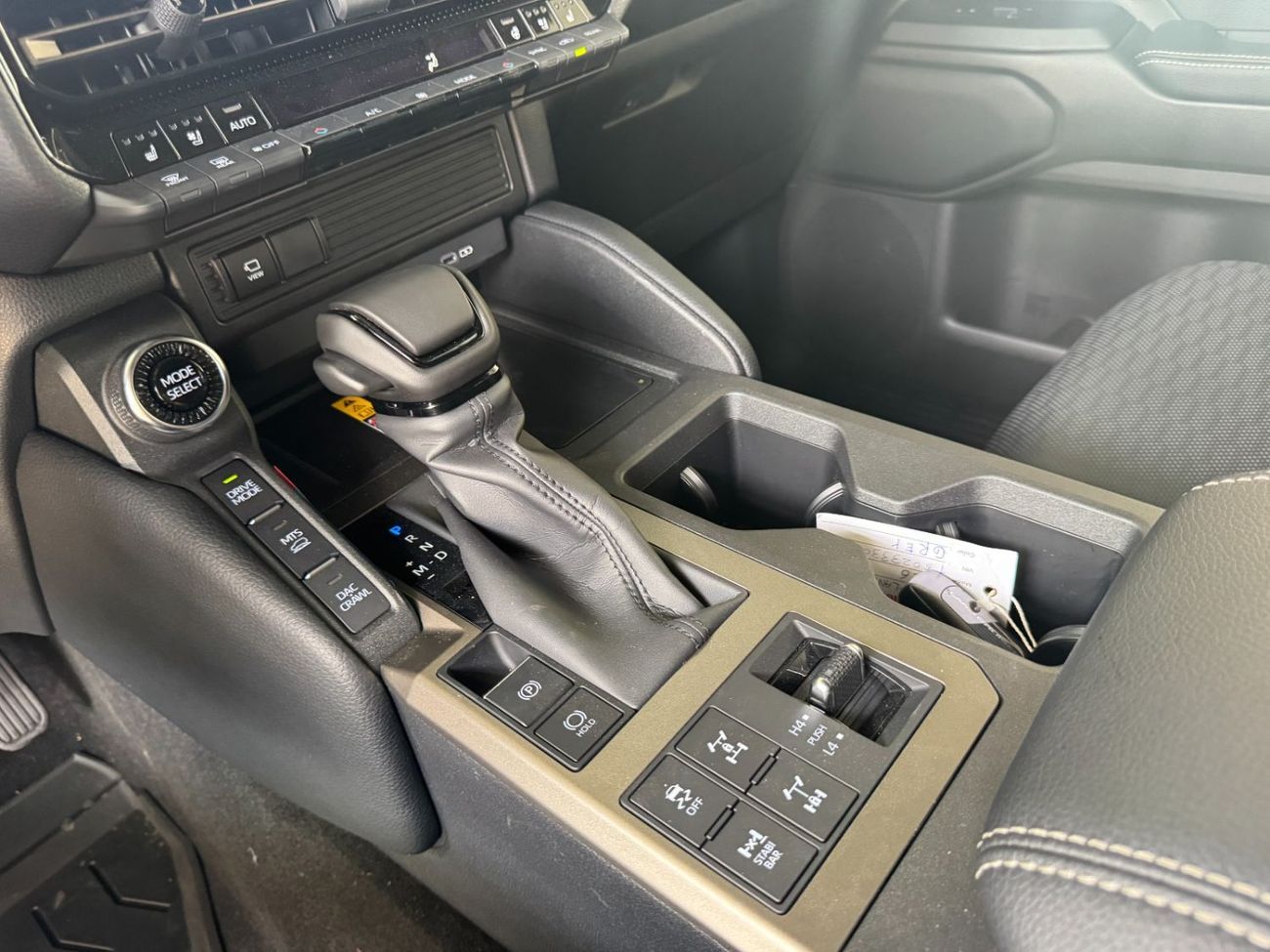 Toyota Prado PREMIUM 2026 TOYOTA PRADO HYBRID 2.4T **EXPORT ONLY**التصدير فقط خارج الخليج***