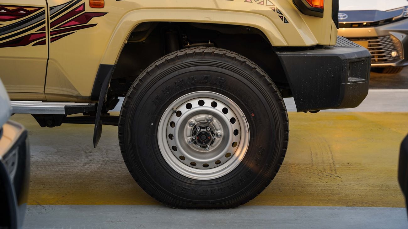 Toyota Land Cruiser Pickup 70