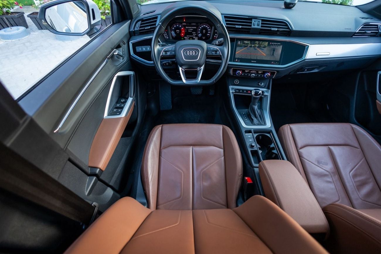 Audi Q3 40 TFSI quattro 2.0L Sportback Audi Q3 Sportback 40TFSI Quattro 2024 GCC | Agency Warranty