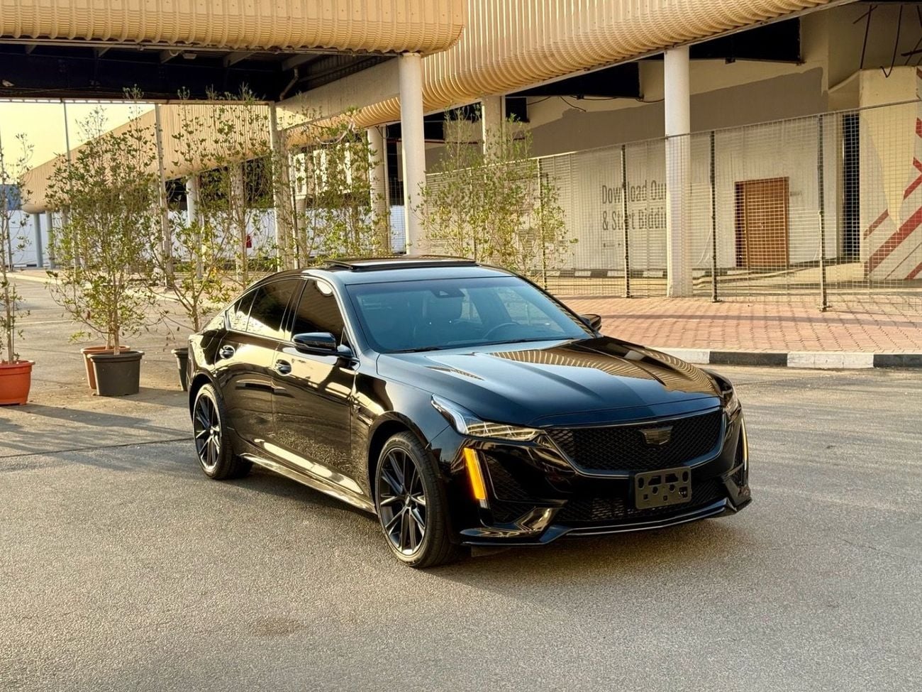 كاديلاك CT5 PREMIUM LUXURY مجهزة بالكامل بمواصفات كندية 2.0