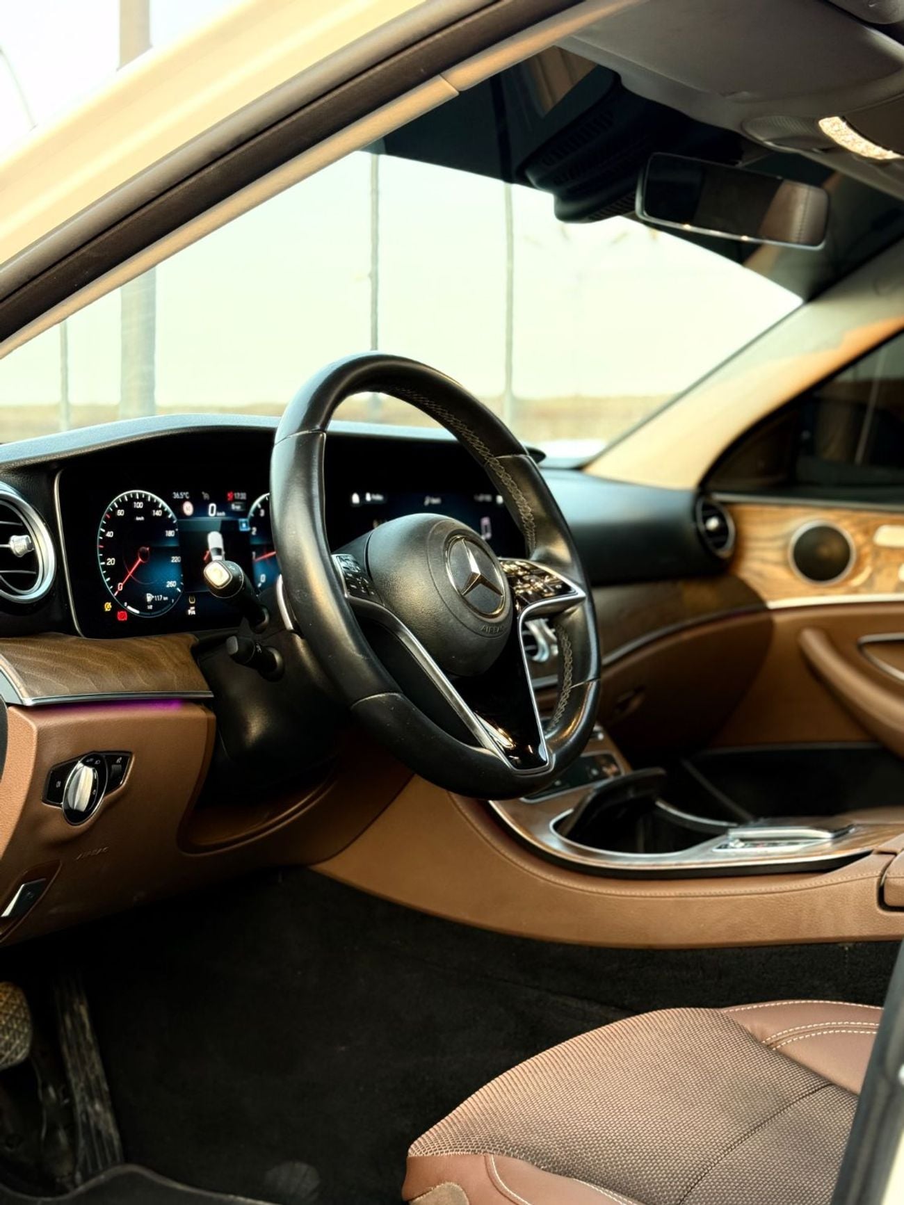 Mercedes Benz E200 PREMIUM