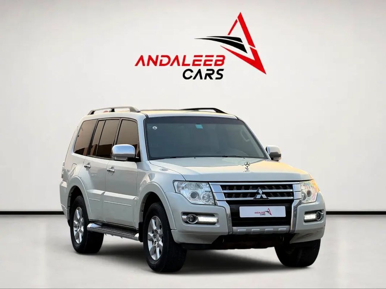 ميتسوبيشي باجيرو GLS V6 | 7-SEATER 4WD SUV | GCC