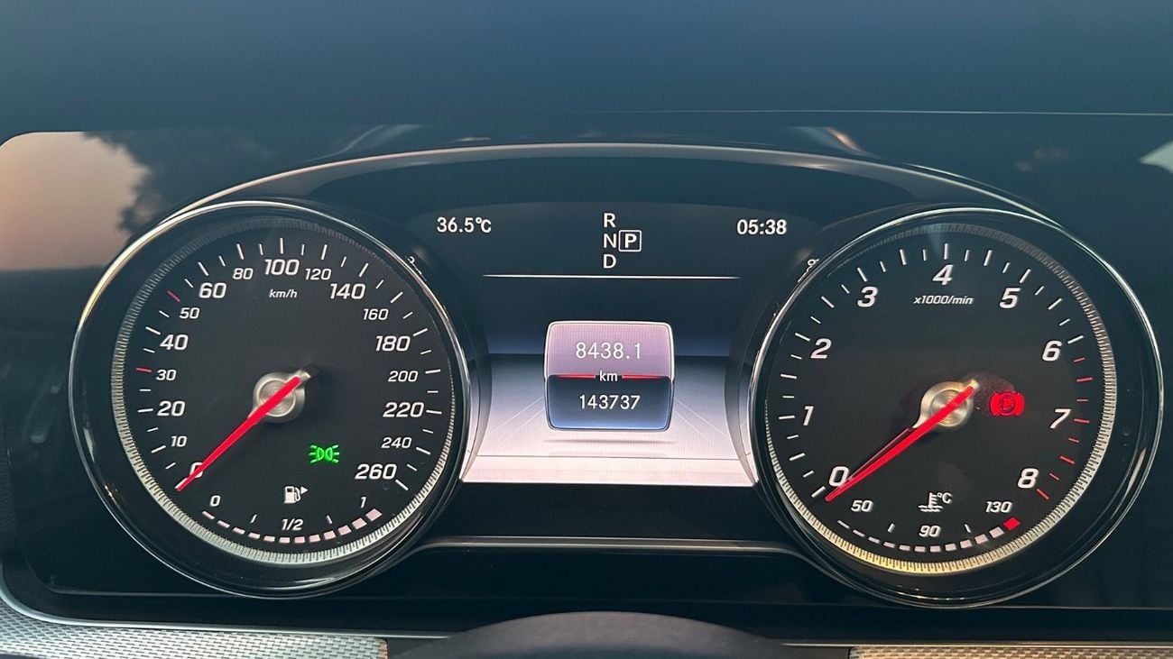 Mercedes Benz E200 PREMIUM