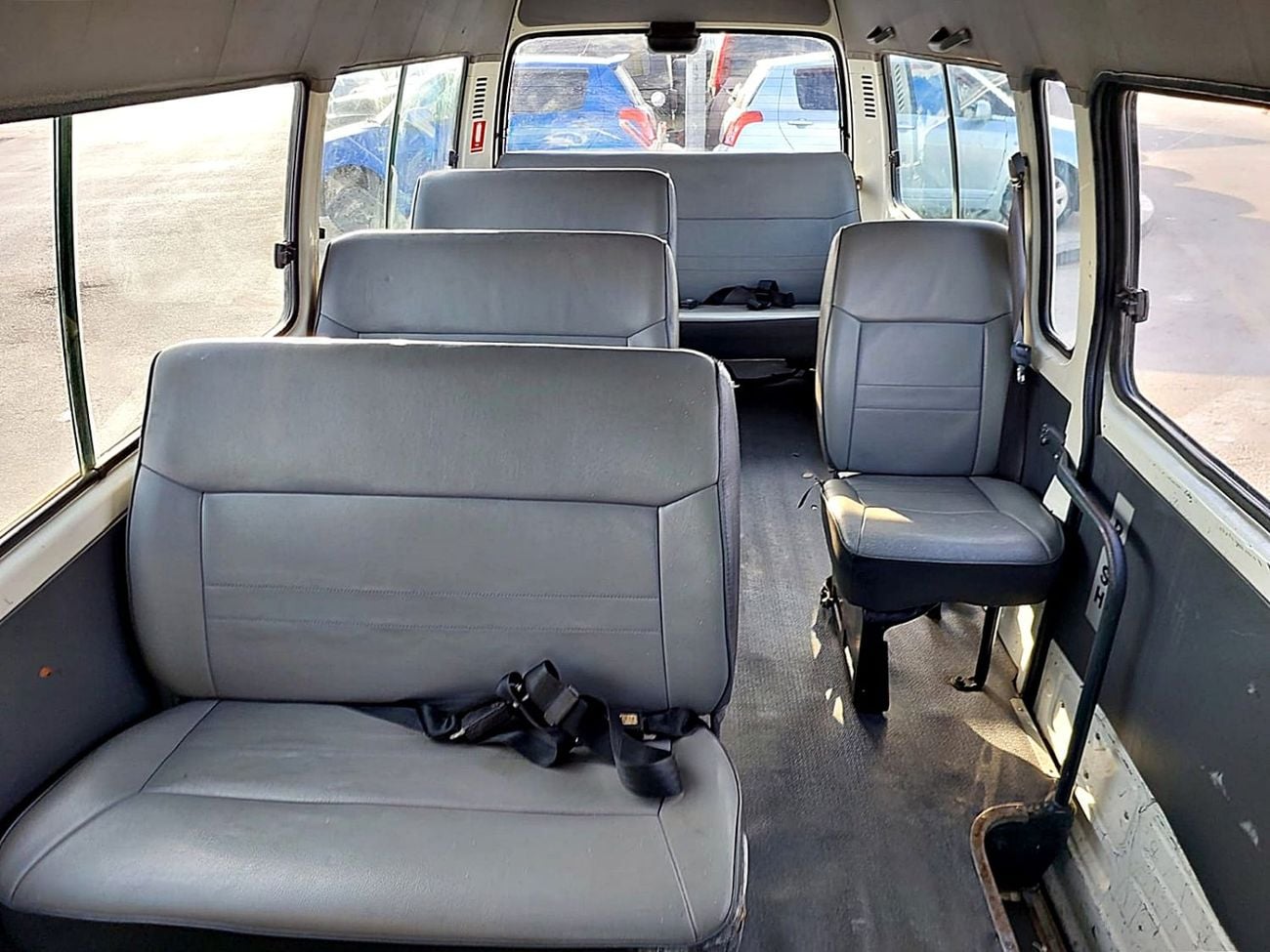 Toyota Hiace STANDARD 1998 - TOYOTA - HIACE - COMMUTER - VAN - PETROL - MANUAL - 2RZ - (PM03448)