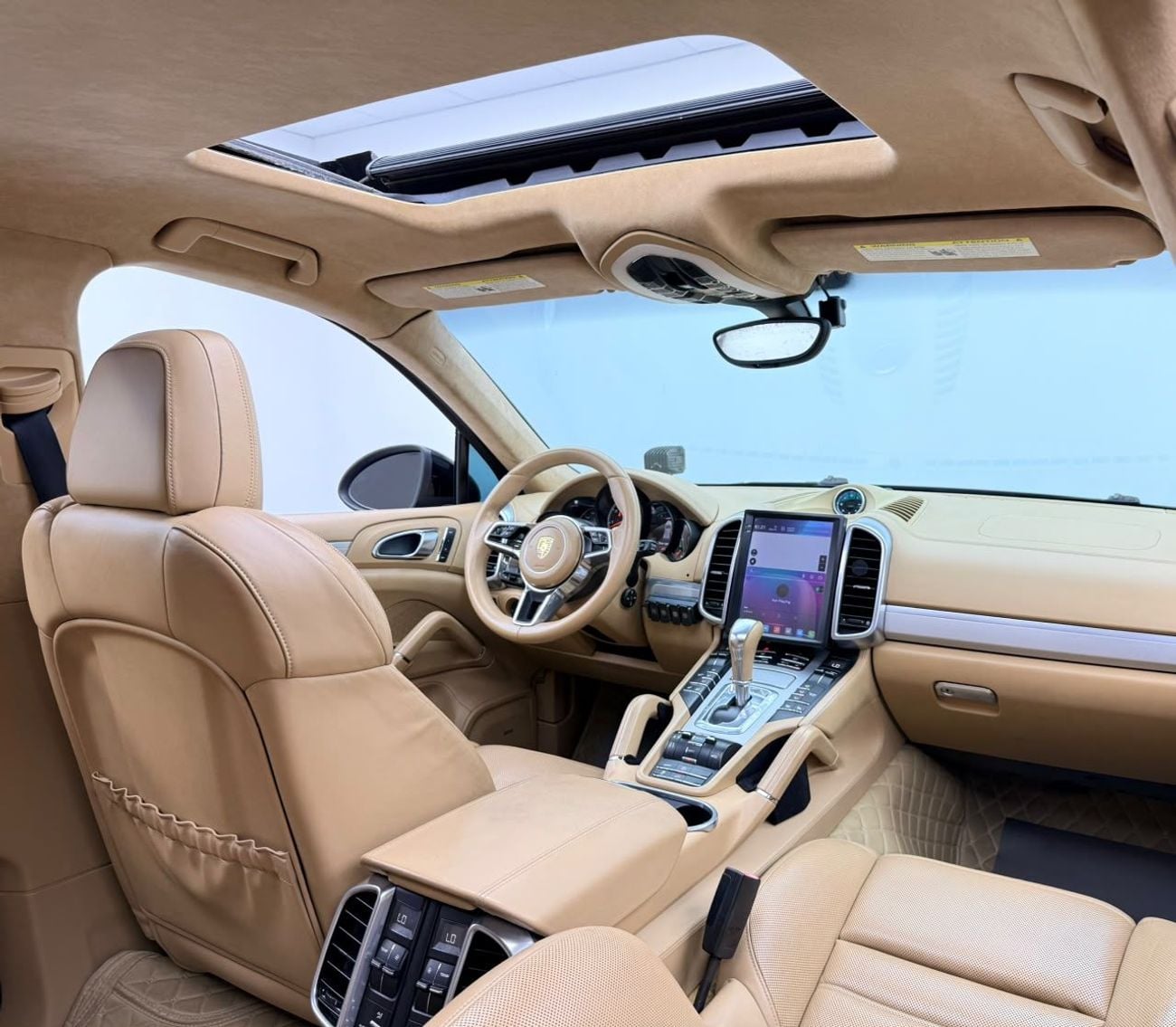 Porsche Cayenne TURBO **2011 Porsche Cayenne Turbo, Excellent Condition, American Specs.