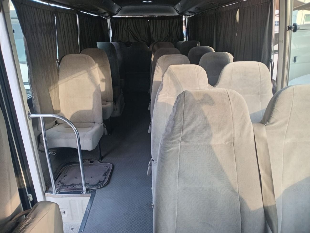 Toyota Coaster LWB 30 SEATER