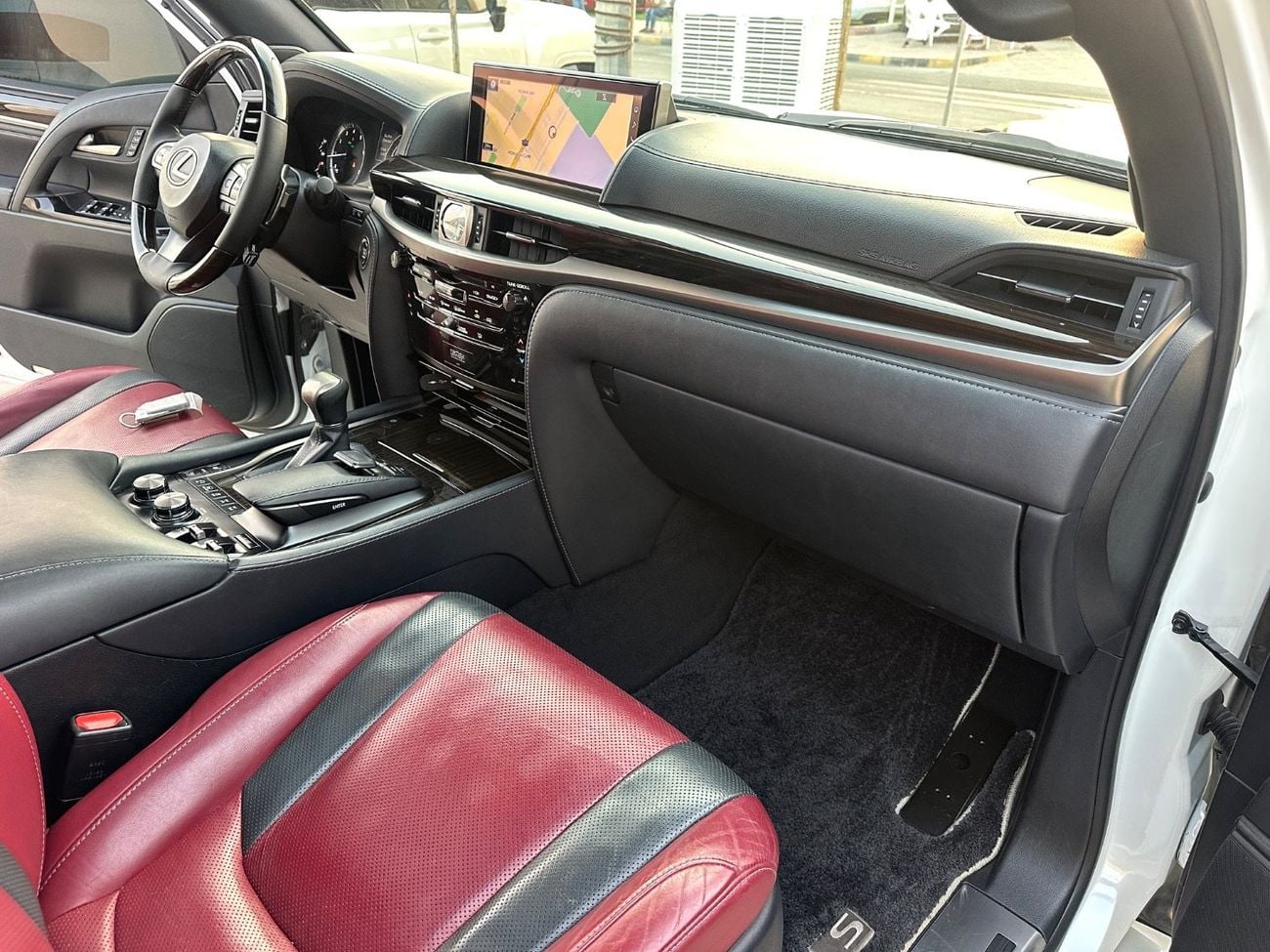 Lexus LX570 SIGNATURE