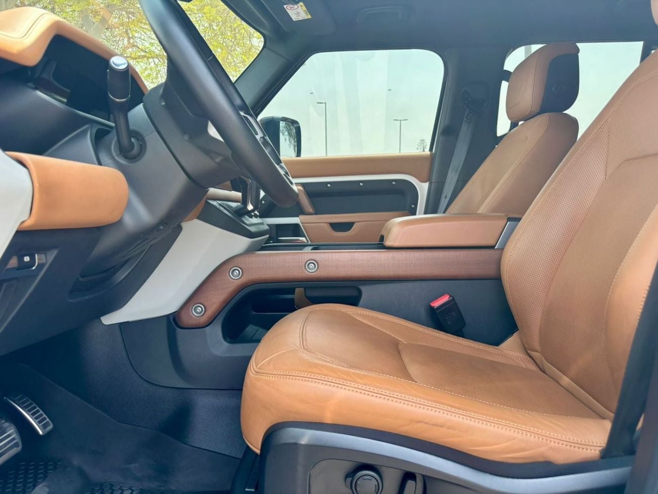 لاند روفر ديفندر 110 HSE P400