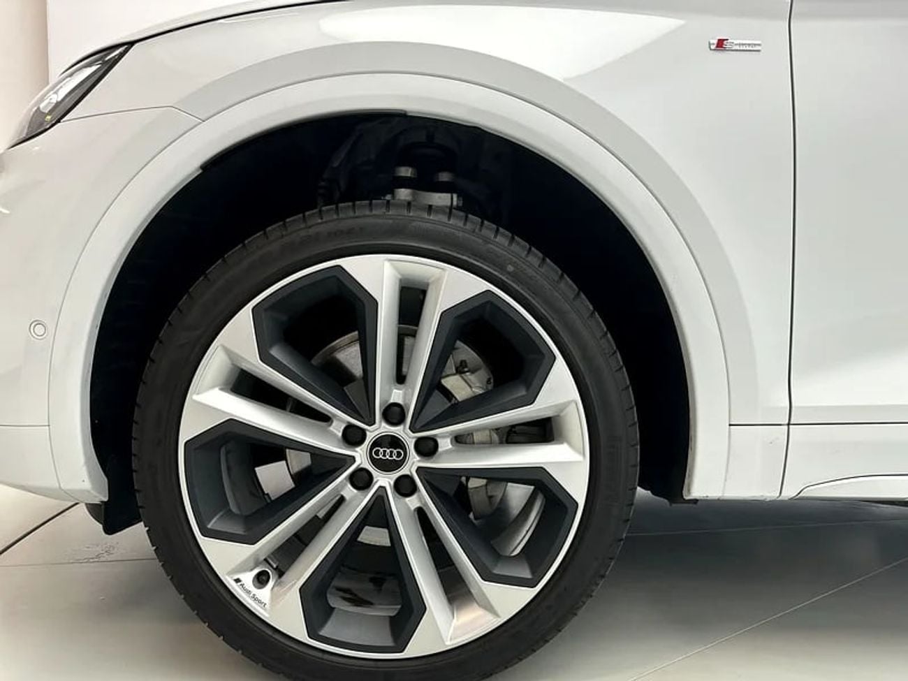 Audi Q5 45 TFSI S-LINE 45 TFSI quattro 249hp (Ref# 81720)