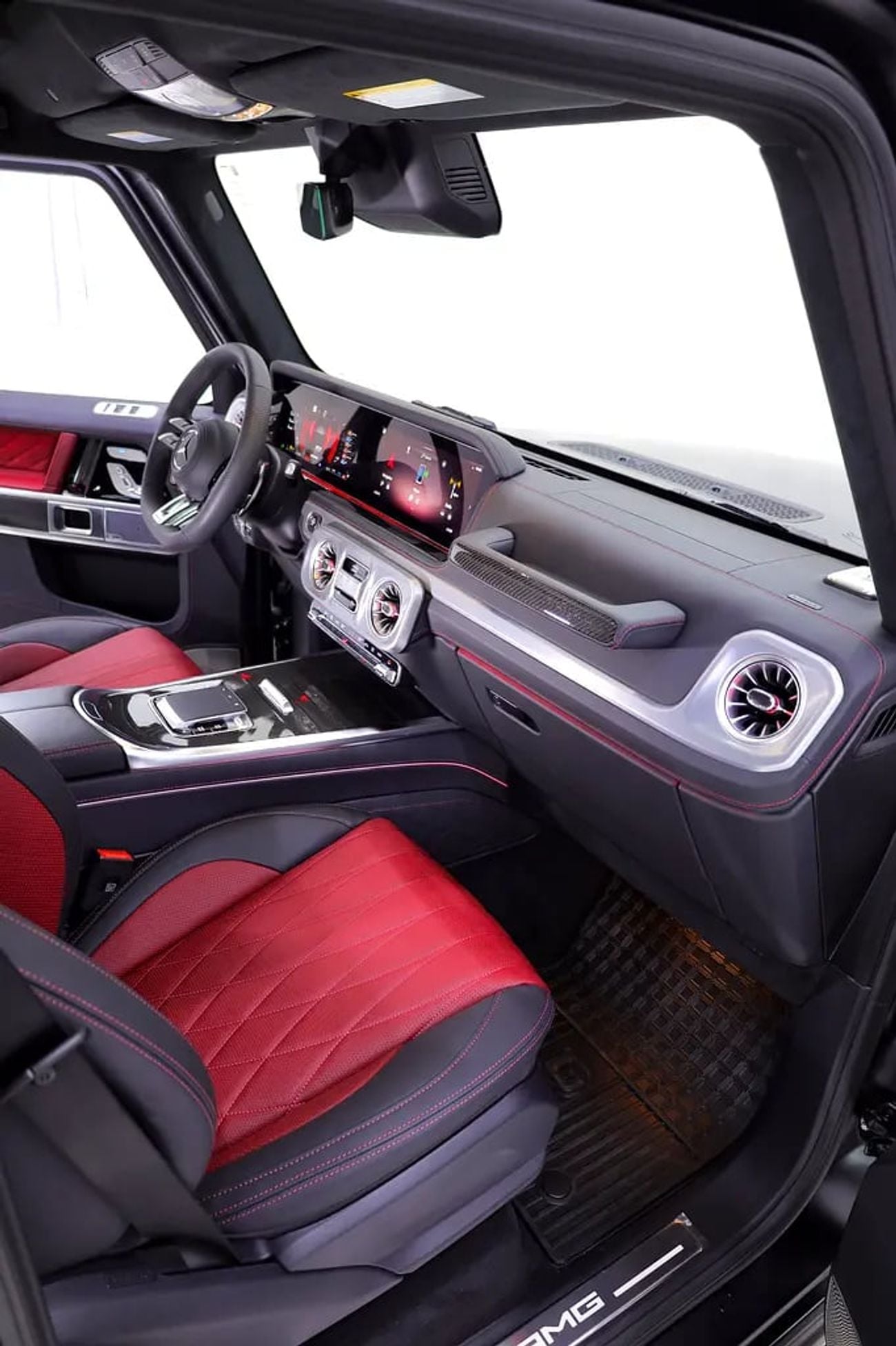 Mercedes Benz G63 AMG G63 MANUFAKTUR EDITION + CARBON INTERIOR + 5 YEARS DEALER WARRANTY + SERVICE CONTRACT