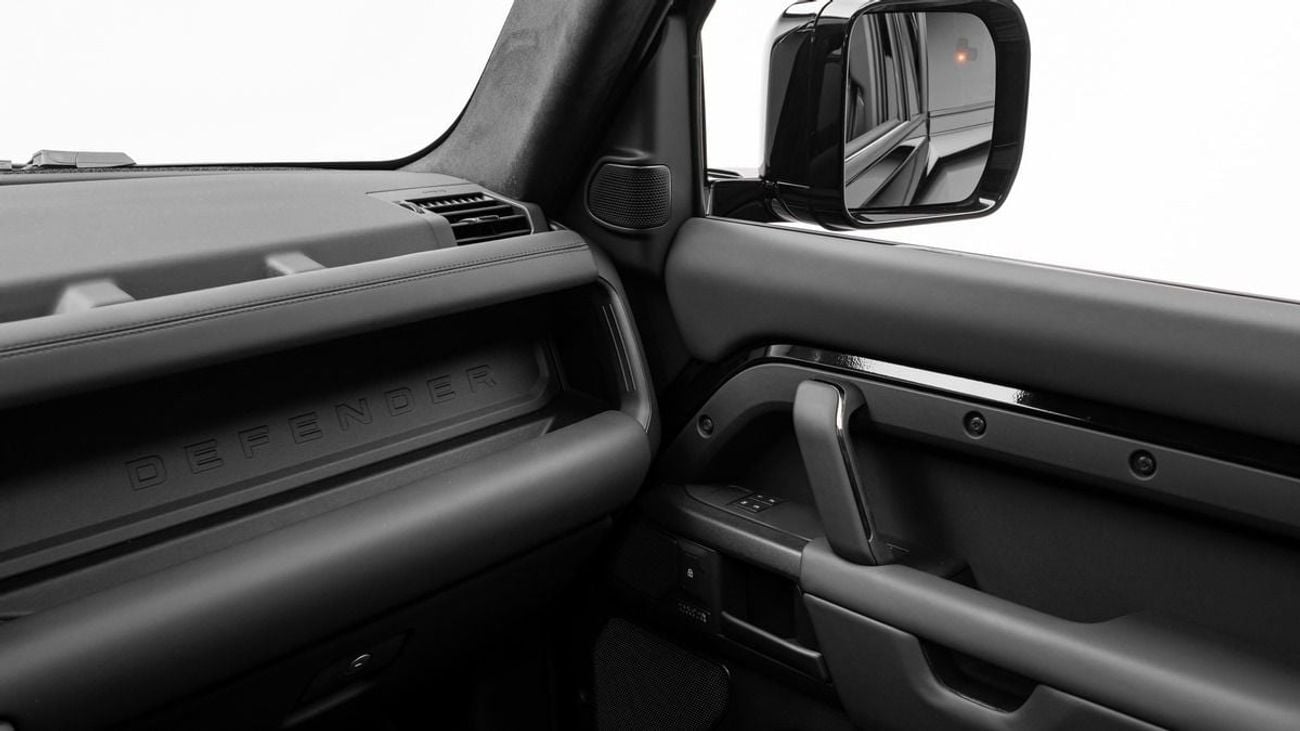 Land Rover Defender 110 OCTA P635 Black - 2026 - Canadian Specs