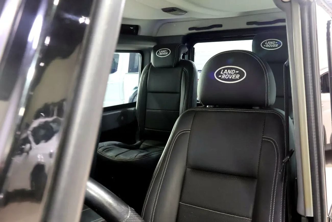Land Rover Defender !! || GCC Specs || Manual || Super clean