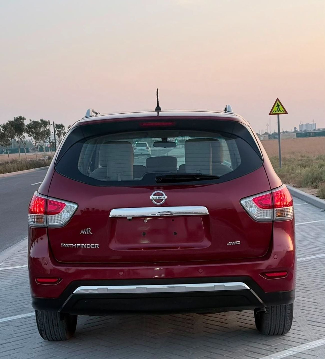 Nissan Pathfinder 000