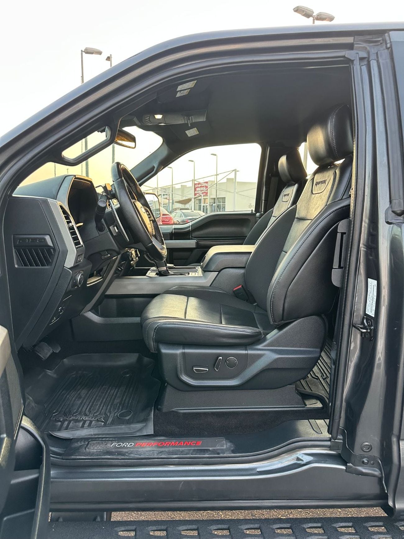Ford F-150 RAPTOR SUPER CAB