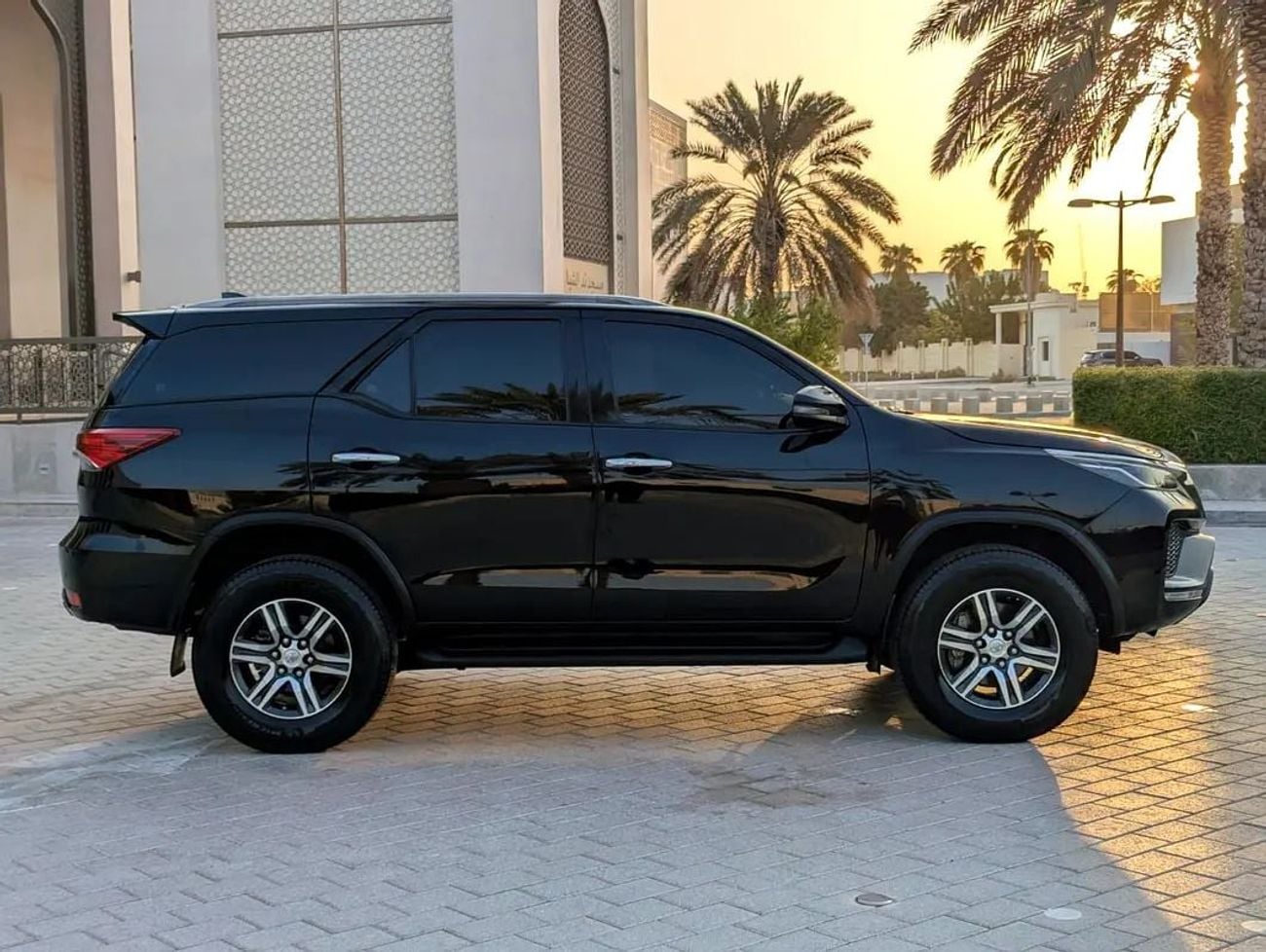 Toyota Fortuner EXR GCC Specs V4 2.7L Interior and Exterior Excellent Condition