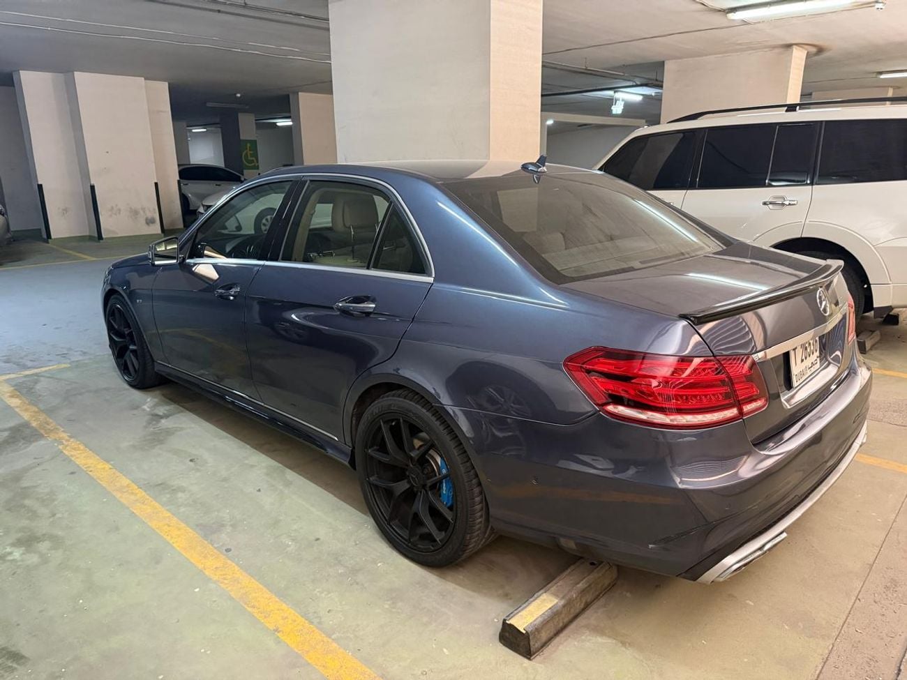 مرسيدس بنز E 350 سبورتس مرسيدس بنز الفئة E - سيارة سيدان ألمانية فاخرة. استمتع بتجربة هندسة ألمانية فائقة، وراحة استثنائية،