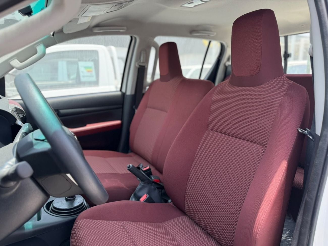 Toyota Hilux DLX Diesel 2.4L Manual