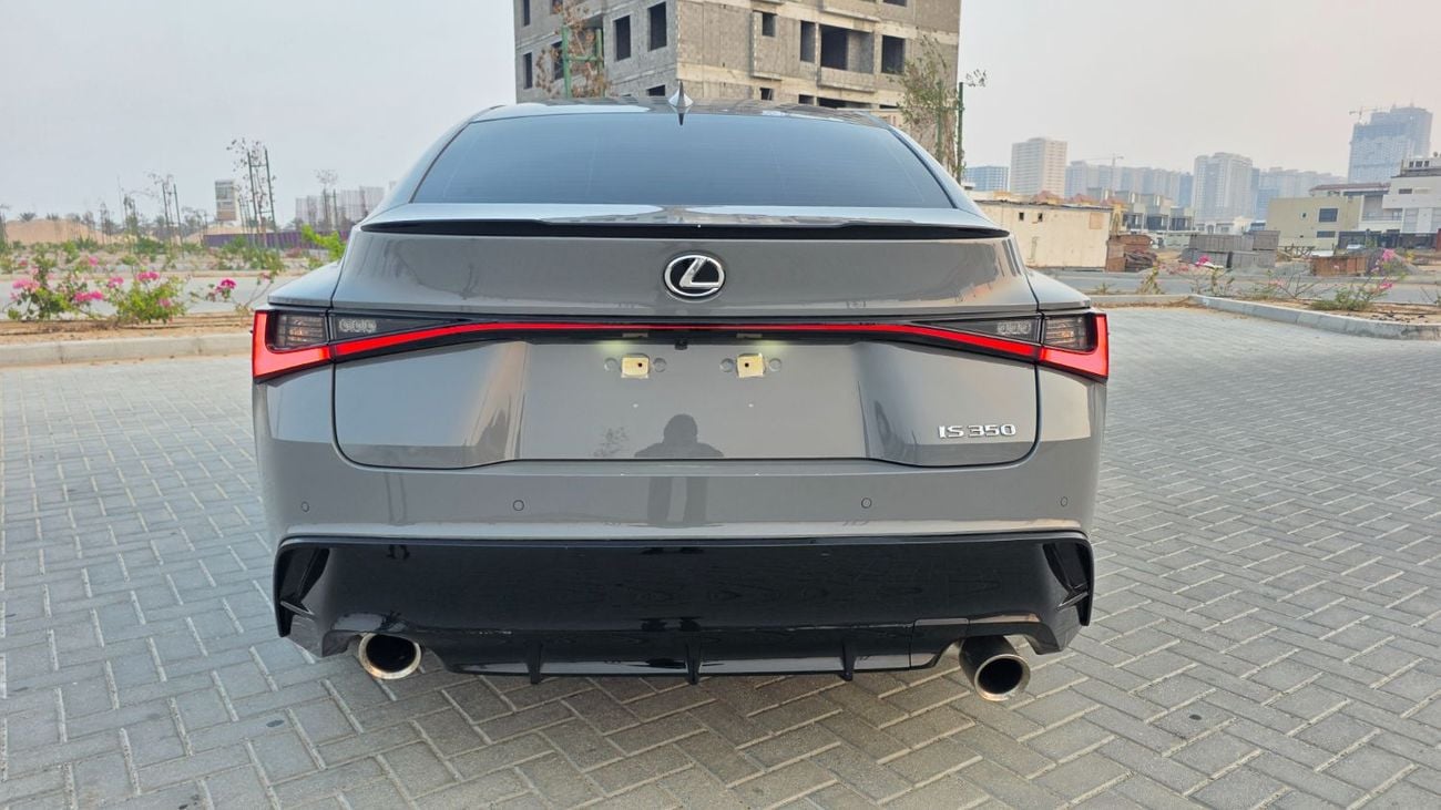 لكزس IS 350 F SPORT نسخة خاصة
