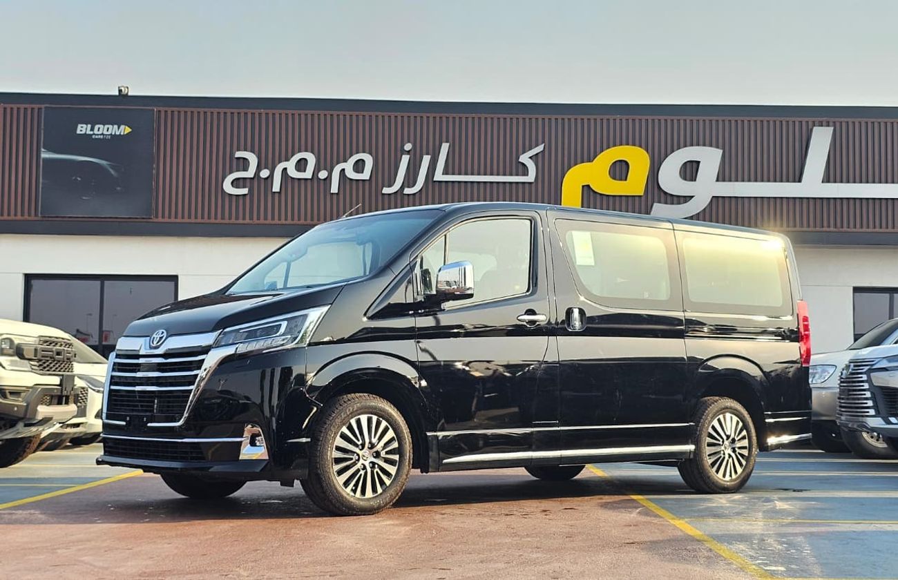 Toyota Granvia PREMIUM Toyota Granvia PREMIUM 3.5L - Black Inside Black YM2026