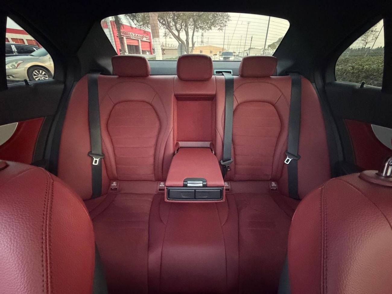 مرسيدس بنز C 200 C260 Mercedes-Benz C-Class C200 2020 -in Low Mileage Excellent Condition