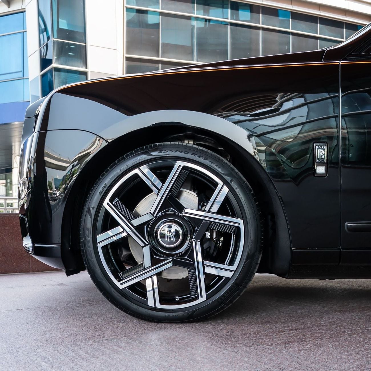 Rolls Royce Cullinan BLACK BADGE