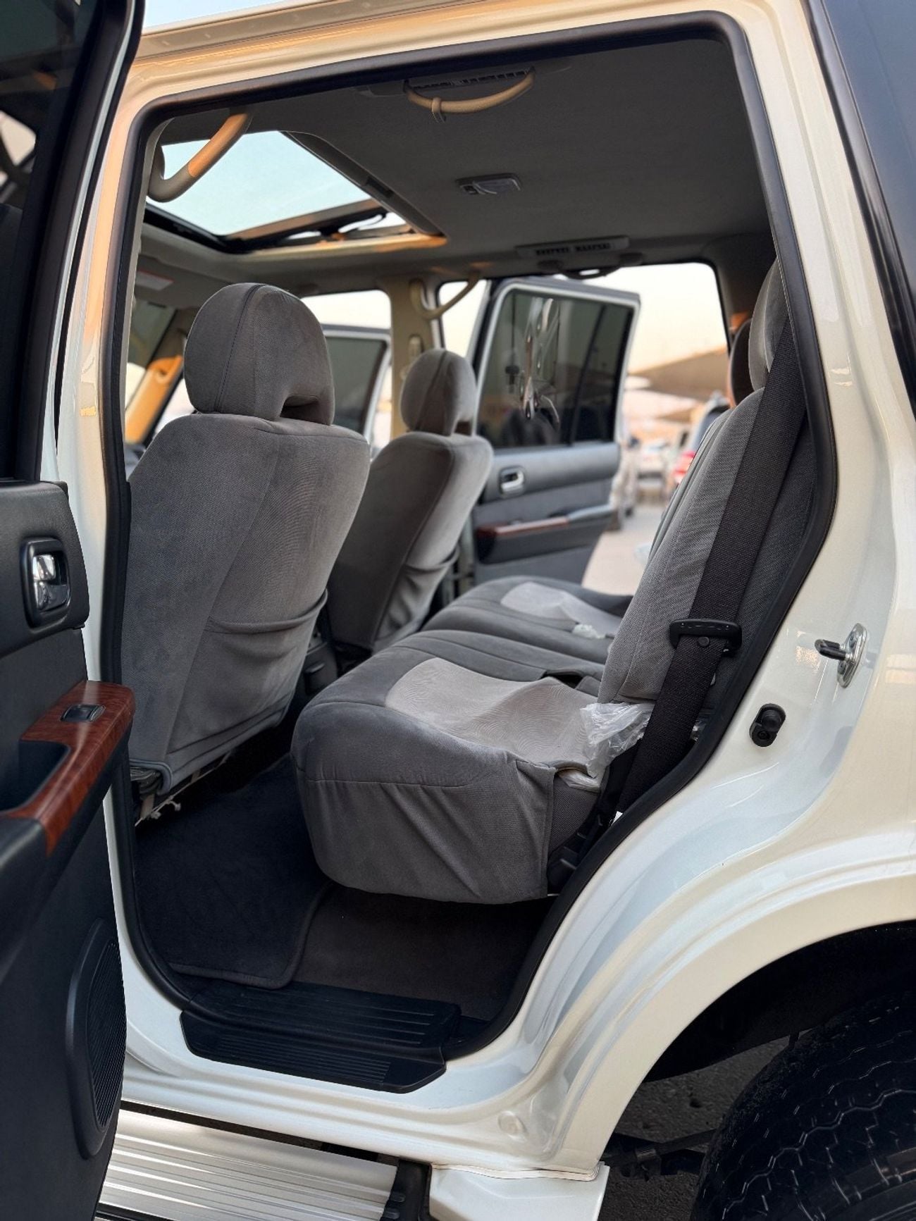 Nissan Patrol Safari 4.8L A/T