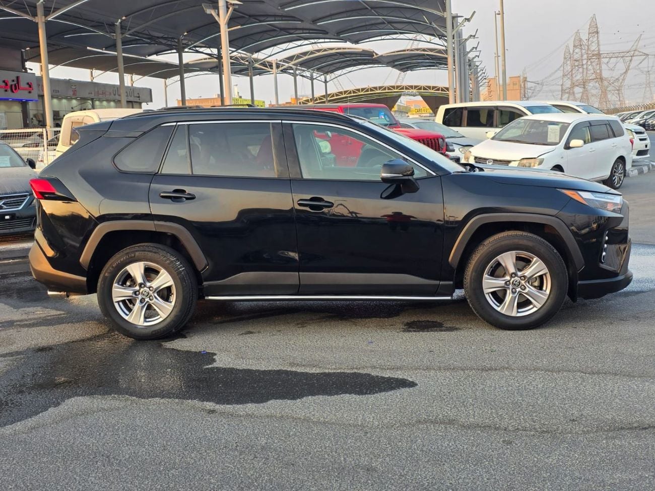 Toyota RAV4 XLE 2023 Model XLE Full Option Sunroof , Push button, Leather seats and Trunk automatic
