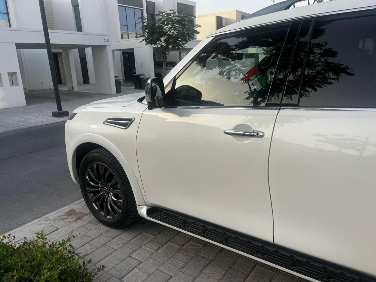 Nissan Armada PLATINUM