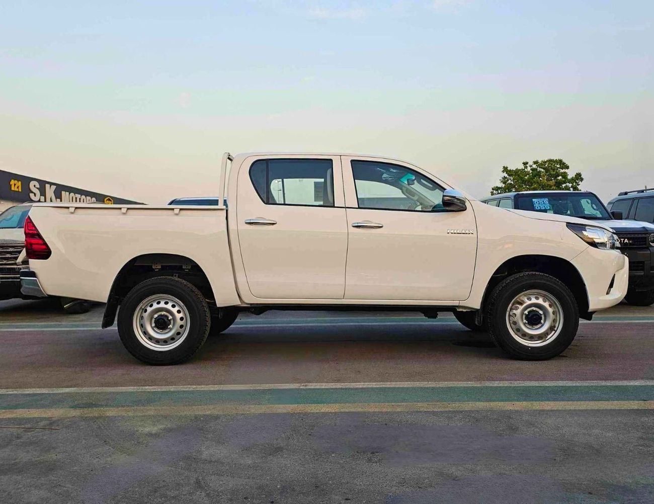 Toyota Hilux NARROW BODY TOYOTA HILUX NARROW BODY || 2.4L V4 DIESEL / DOUBLE CABIN / 6 STR (CODE # HDLXG1)