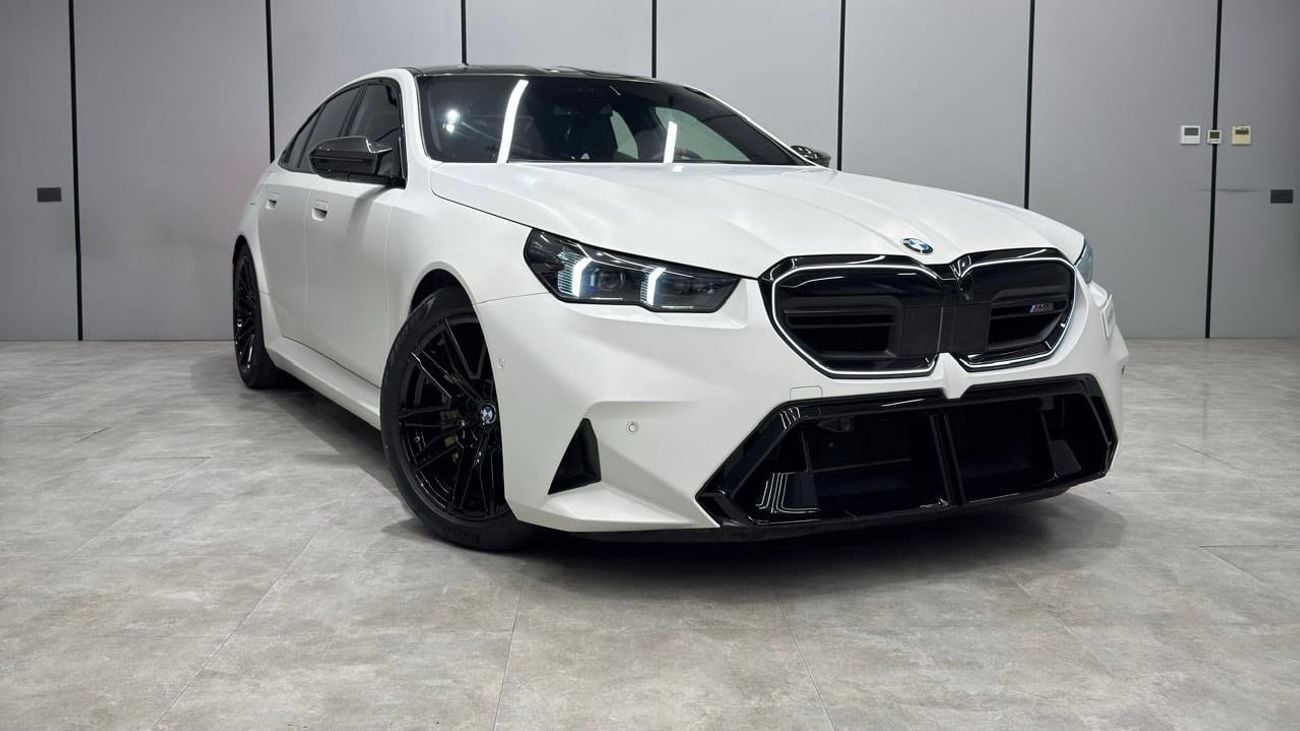 BMW M5 STANDARD GCC competition