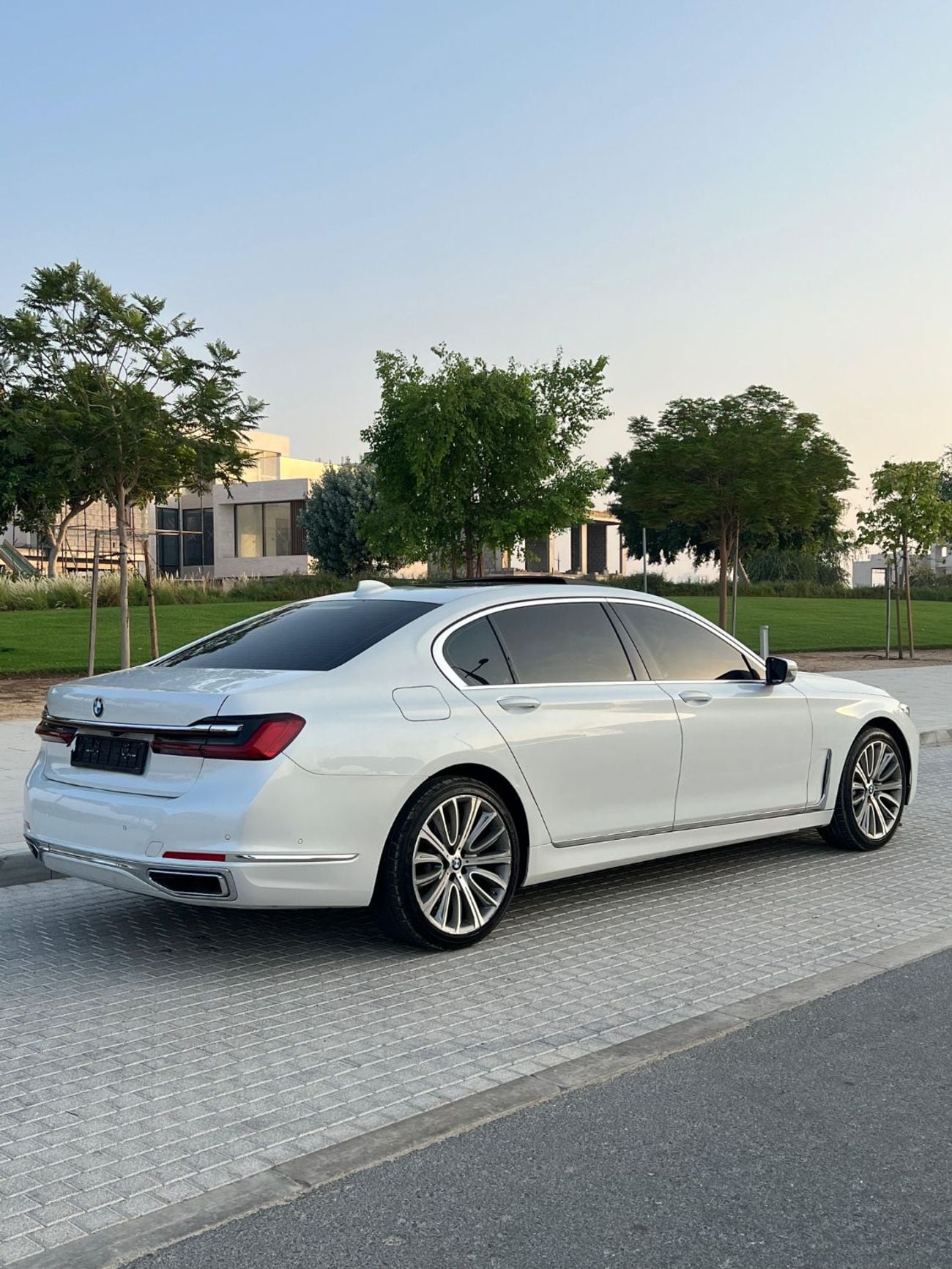 بي أم دبليو 730i