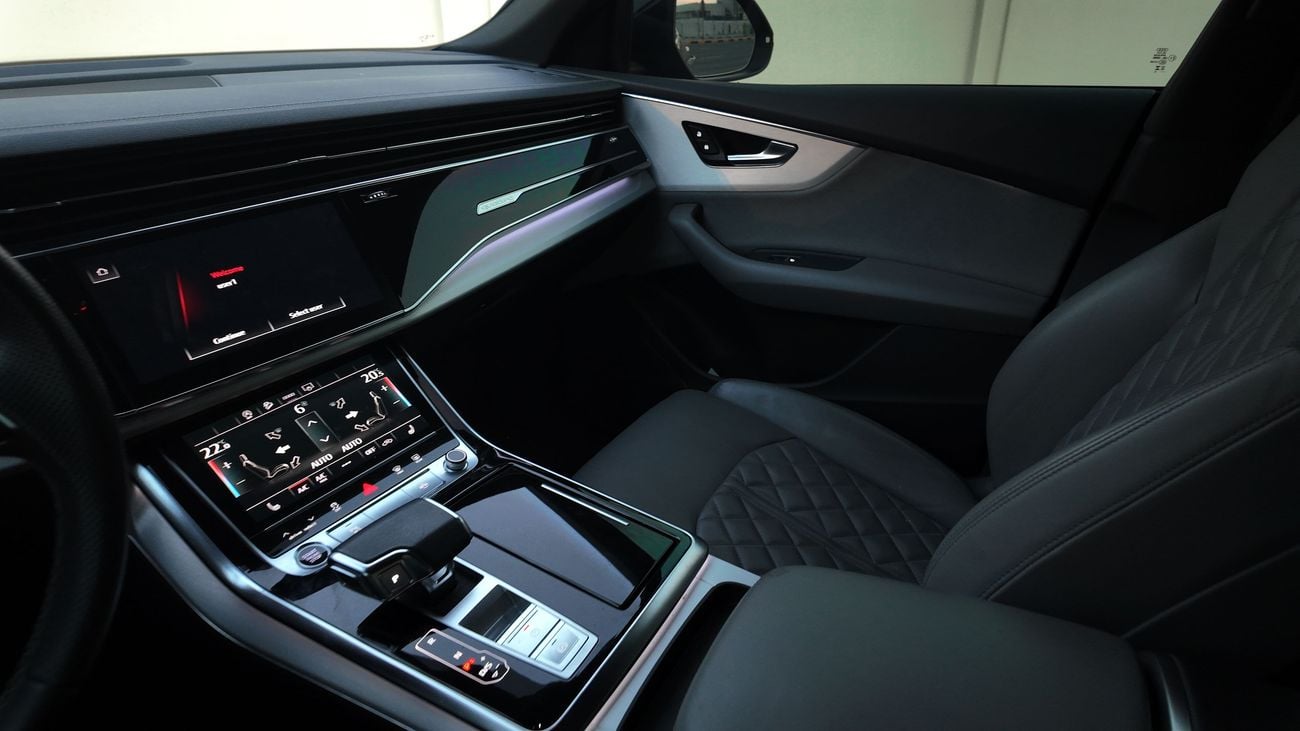 Audi Q8 55 TFSI S-LINE LUXURY