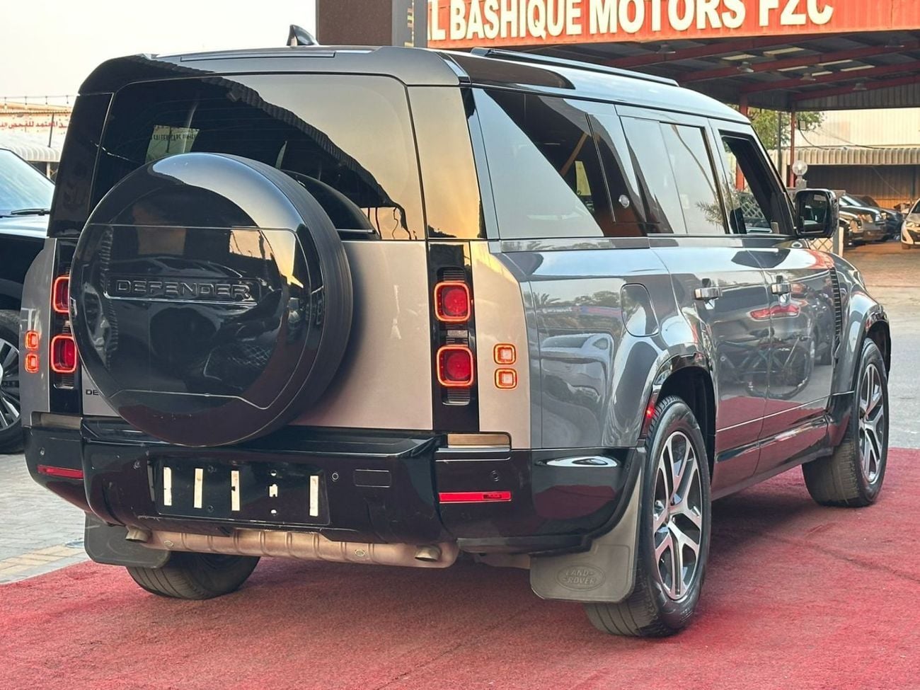 Land Rover Defender 3.0 L (P400) - 6 Cylinder Turbo (Mild Hybrid) - 400 Hp