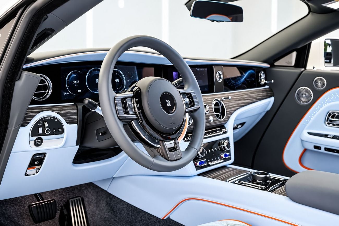Rolls Royce Spectre STANDARD Silver Badge | GCC Specs | WARRANTY AND SERVICE | EXCELLENT CONDITION