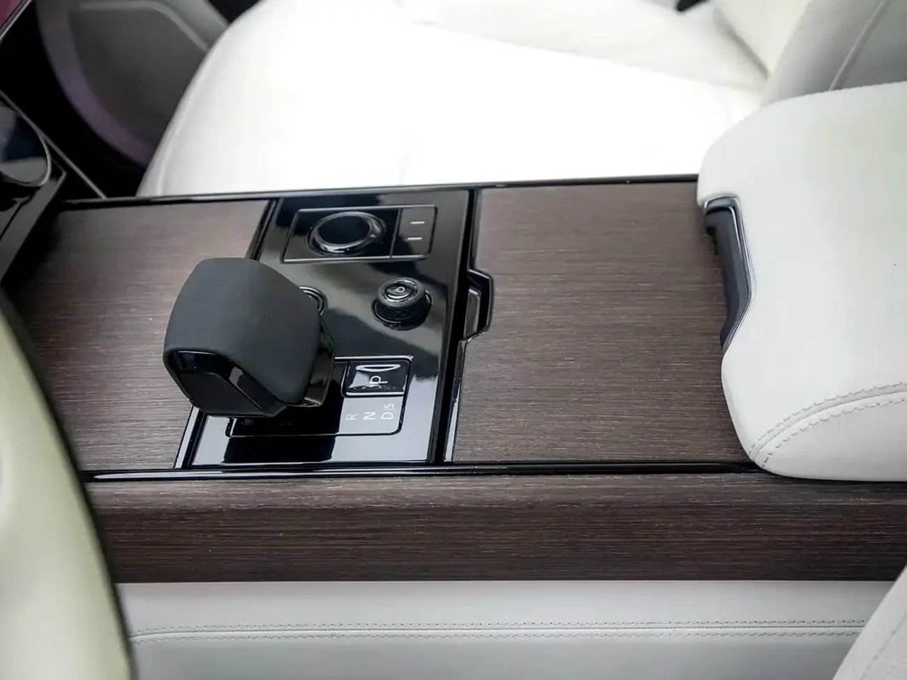 Land Rover Range Rover HSE P530 | GCC Spec | Dealer Warranty and Service Contract