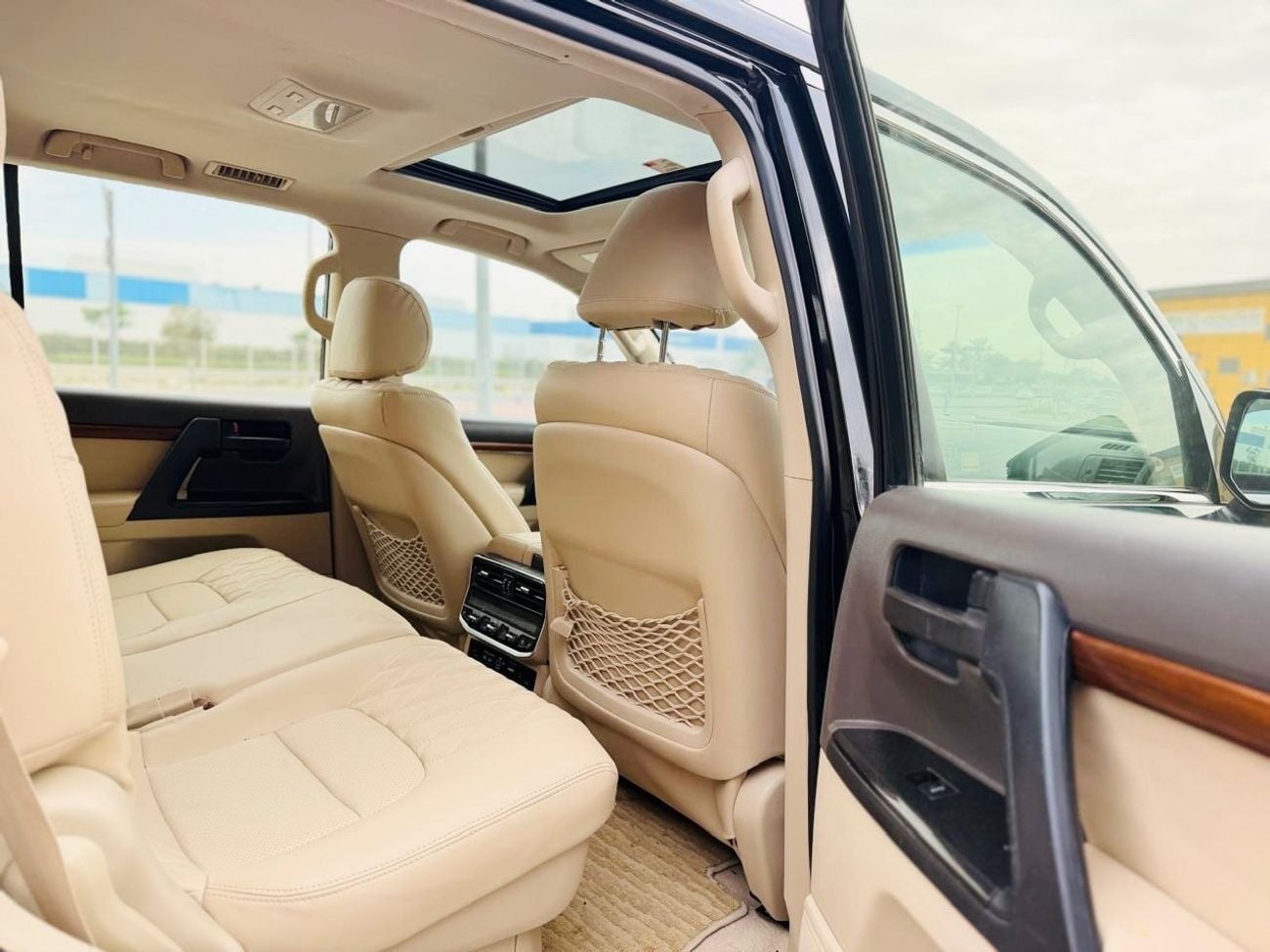 Toyota Land Cruiser GXR 4.0L Model 2017 Upgraded to 2025 Shape Pull Option GCC Specification