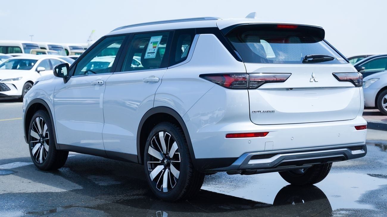 ميتسوبيشي آوتلاندر HIGHLINE ميتسوبيشي أوتلاندر هايب لاين 2026 (G06) – جديد كليًا 2.5 لتر | SUV بـ 7 مقاعد | مواصفات ال