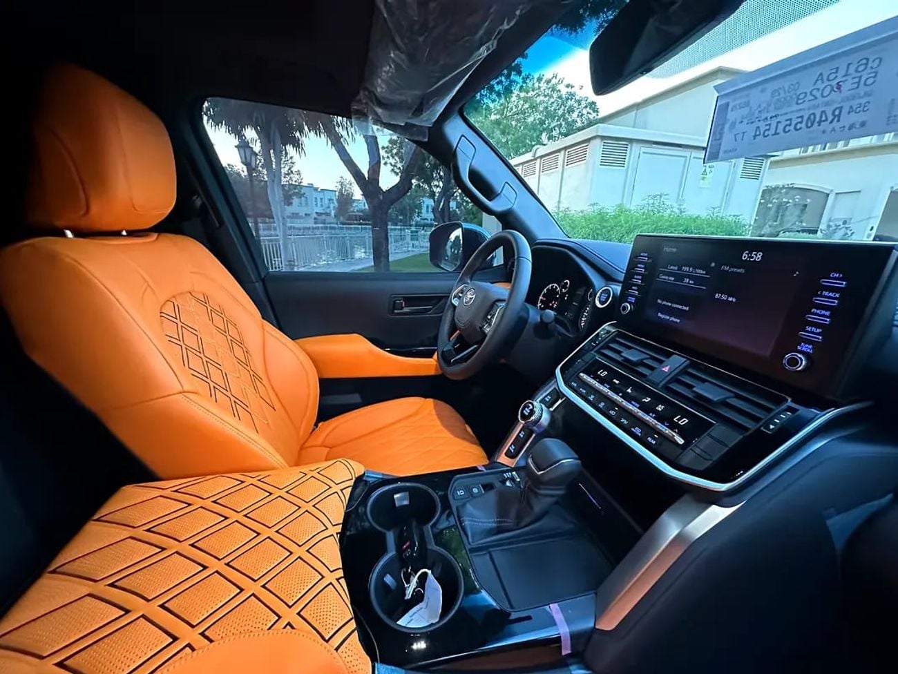 تويوتا لاند كروزر VIP Edition, Wald Body Kit, Gcc, Brand