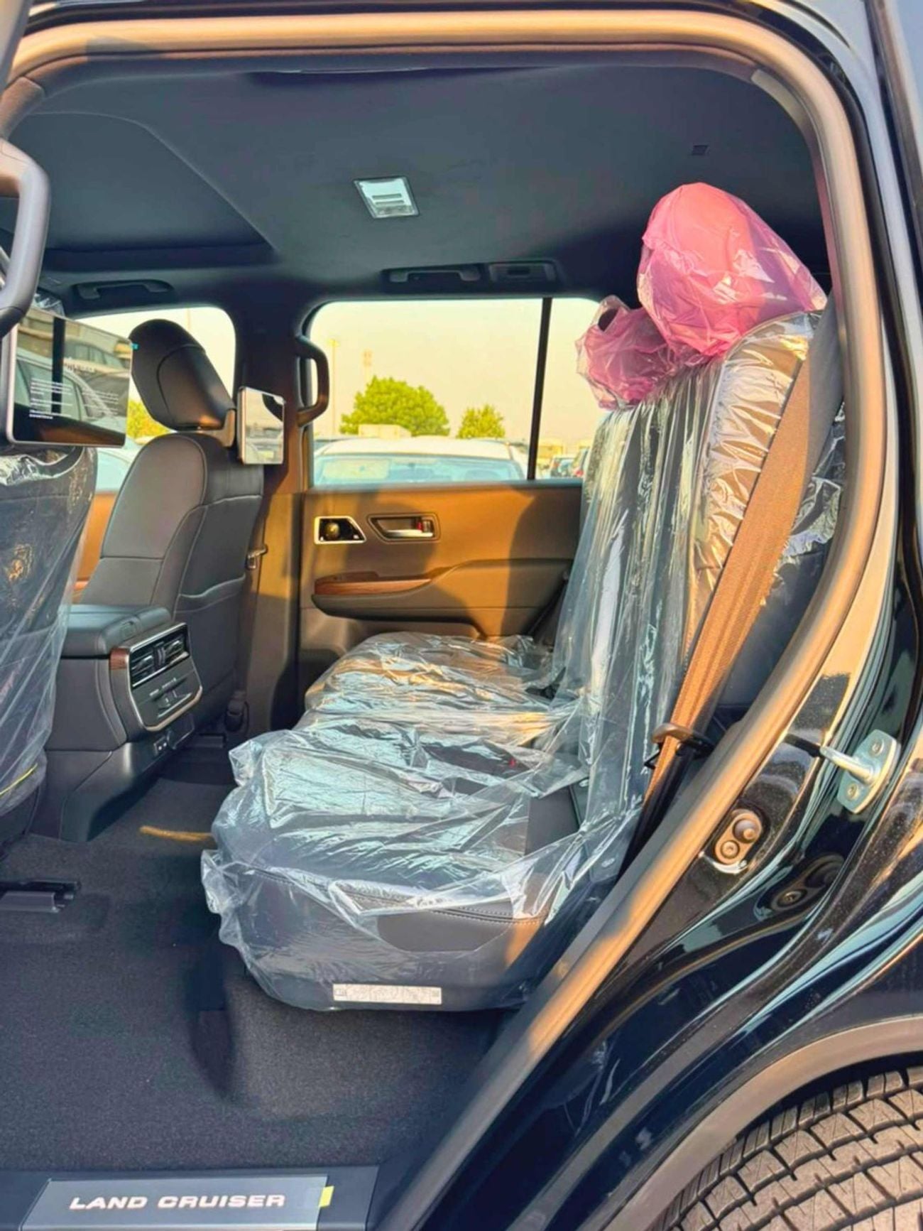 تويوتا لاند كروزر GXR 3.3L DIESEL || LEATHER WITH PWR SEATS | RADAR | FRONT CAMER | BIG DVD | JBL SPEAKERS (CODE # LCDGXR