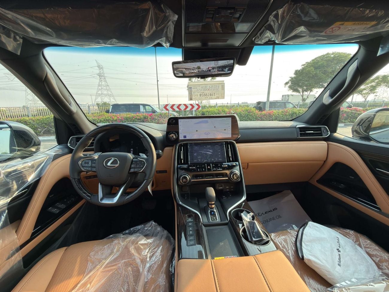 Lexus LX700h SIGNATURE BRAND NEW GCC SPEC UNDER WARRANTY AND SERVICE