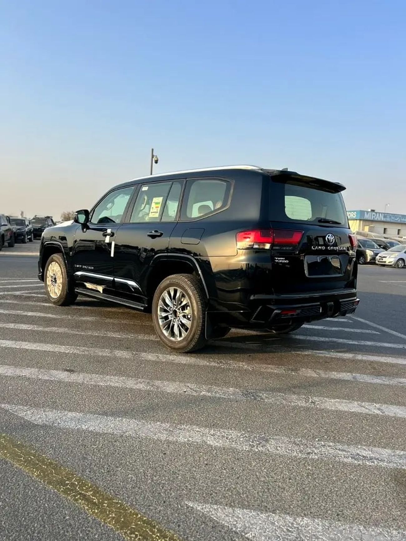 Toyota Land Cruiser GXR LC300 /GXR Twin Turbo/ 3.5L // GCC